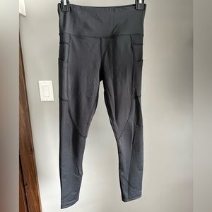 Zyia Black Pocket Light n Tight Hi-Rise 7/8 24" leggings